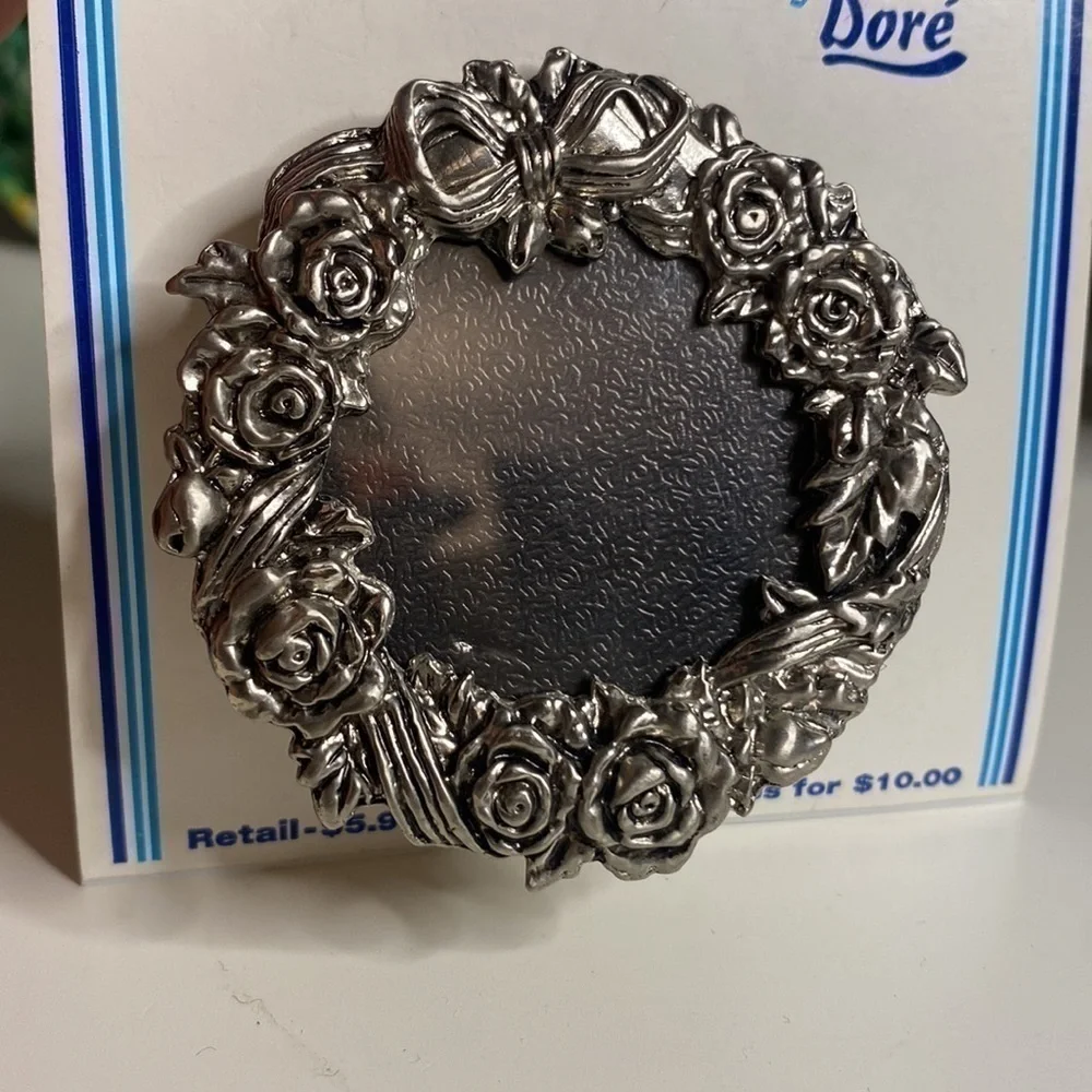 NEW VINTAGE PEWTER ROUND ROSETTE FRAME EXPRESS PHOTO FRAMES